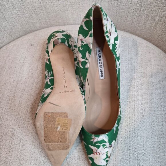 Manolo Blahnik Shoes - Manolo Blahnik Silk Fliral Print Pump